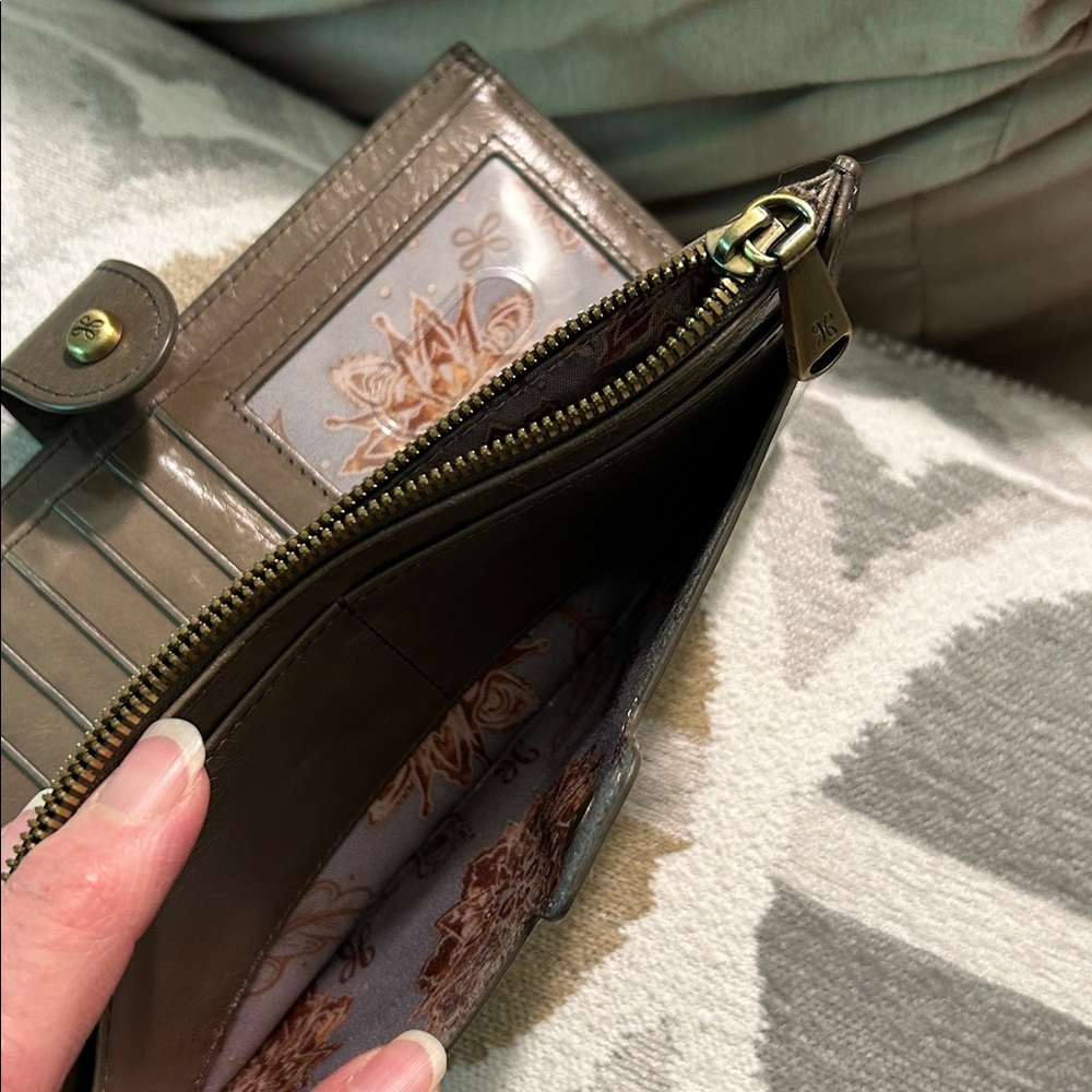Hobo Dunn Continental wallet - Picture 8 of 9